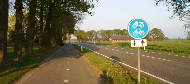 Fietspad langs de Scherpenzeelseweg
